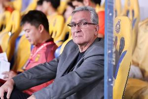 华体会官网-记者：换阵型对中澳战没太大意义，国足两个失球防守人员是够的