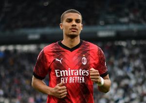 华体会官网-隆戈：拜仁对米兰后卫佳夫感兴趣，孔帕尼现场考察球员