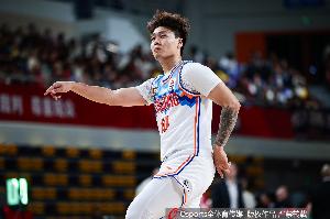 华体会官网-媒体人:北京有三个顶薪用C类合同拿下赵睿 有钱真的能为所欲为啊