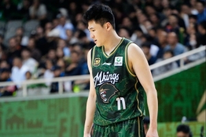 华体会官网-赵柏清:伤病回来后一个完整的赛季 还不够好 每天都需要学习